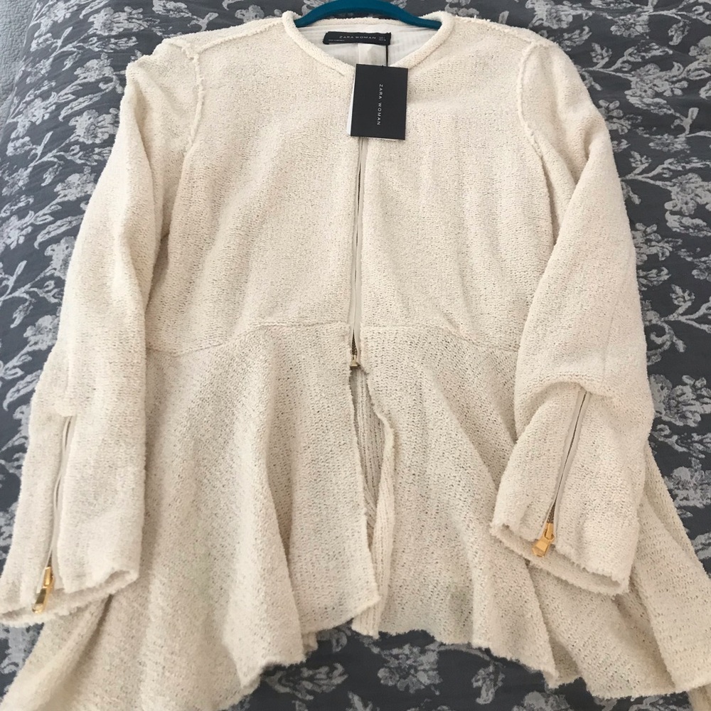 NWT Zara peplum zip cream sweater, size large